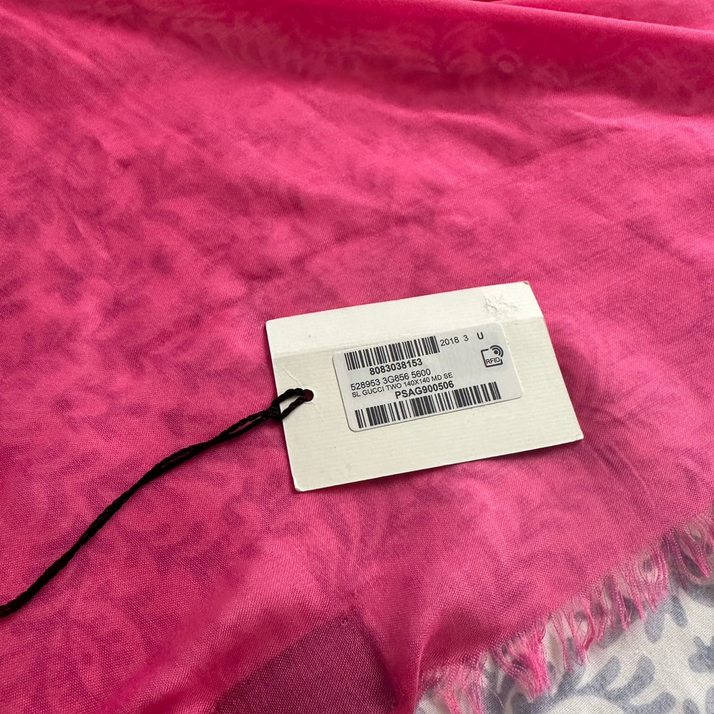 NWT! Gucci Scarf - Picture 6 of 6